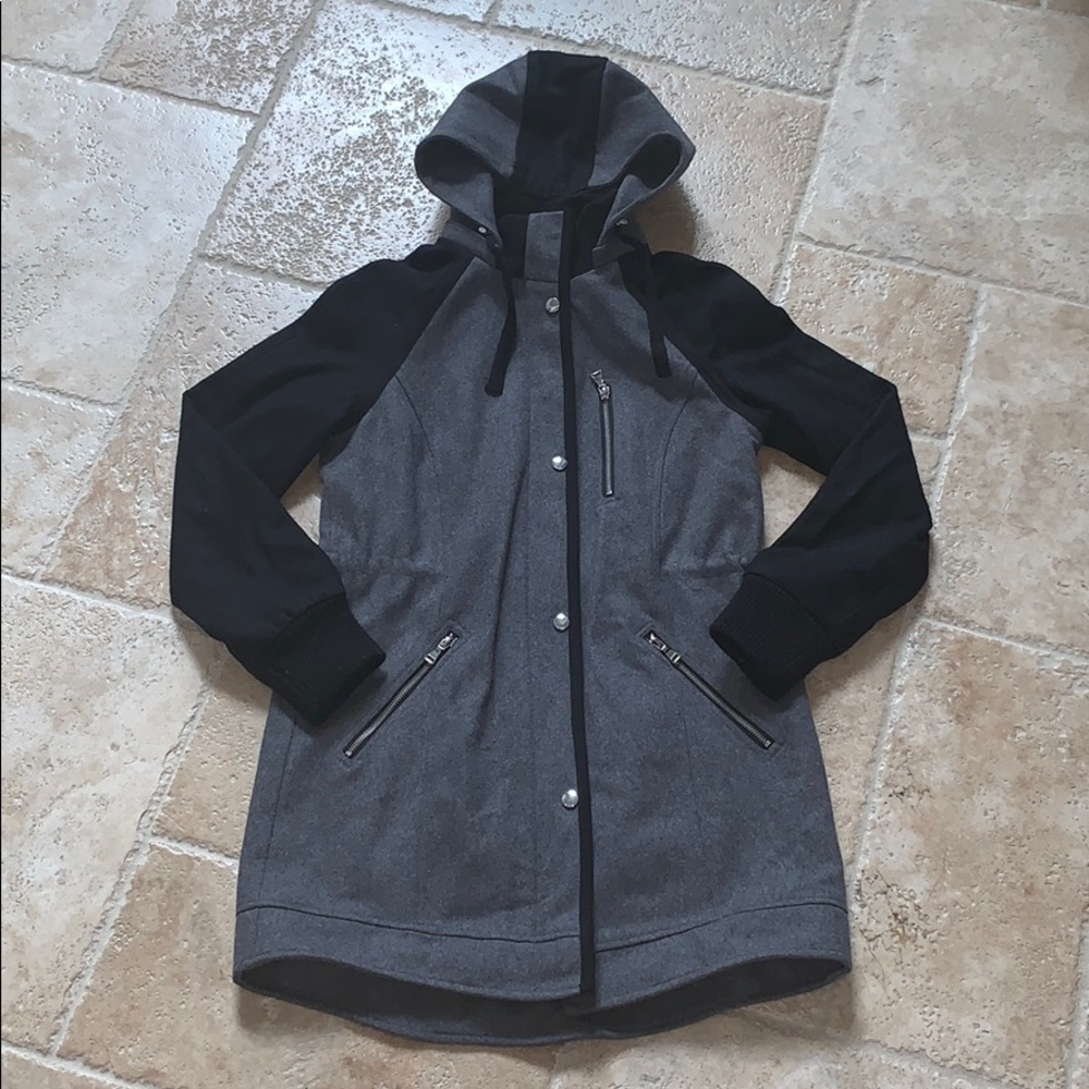 Express size S black/gray jacket. Removable hood